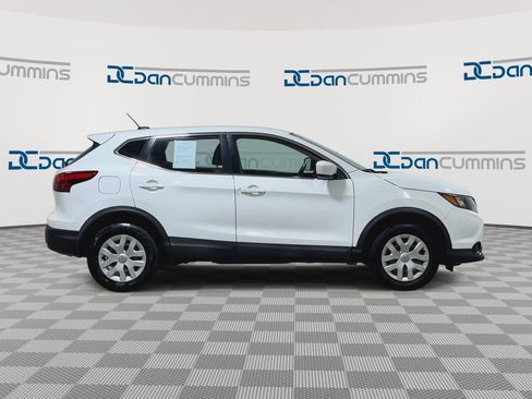 Used 2019 Nissan Rogue Sport S FWD image 9