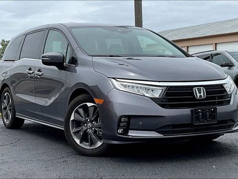 Used 2023 Honda Odyssey Elite image 2