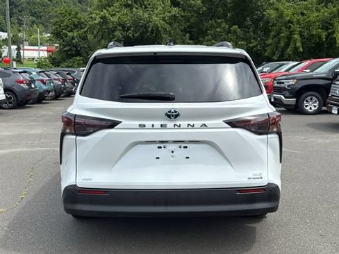 Certified 2024 Toyota Sienna XLE w/ XLE Plus Package AWD/4WD image 5