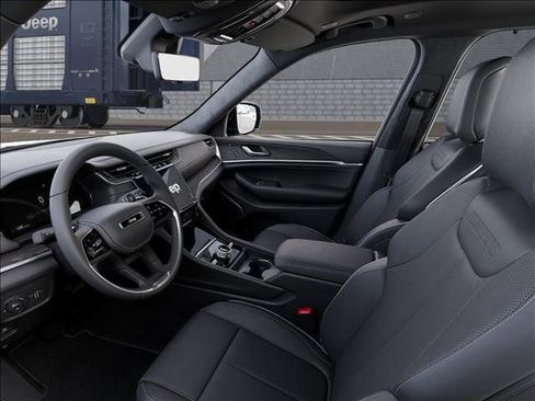 New 2025 Jeep Grand Cherokee Overland w/ Luxury Tech Group IV AWD/4WD image 22