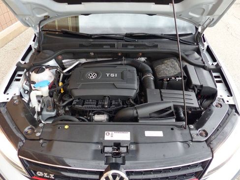 Used 2017 Volkswagen Jetta GLI FWD image 13