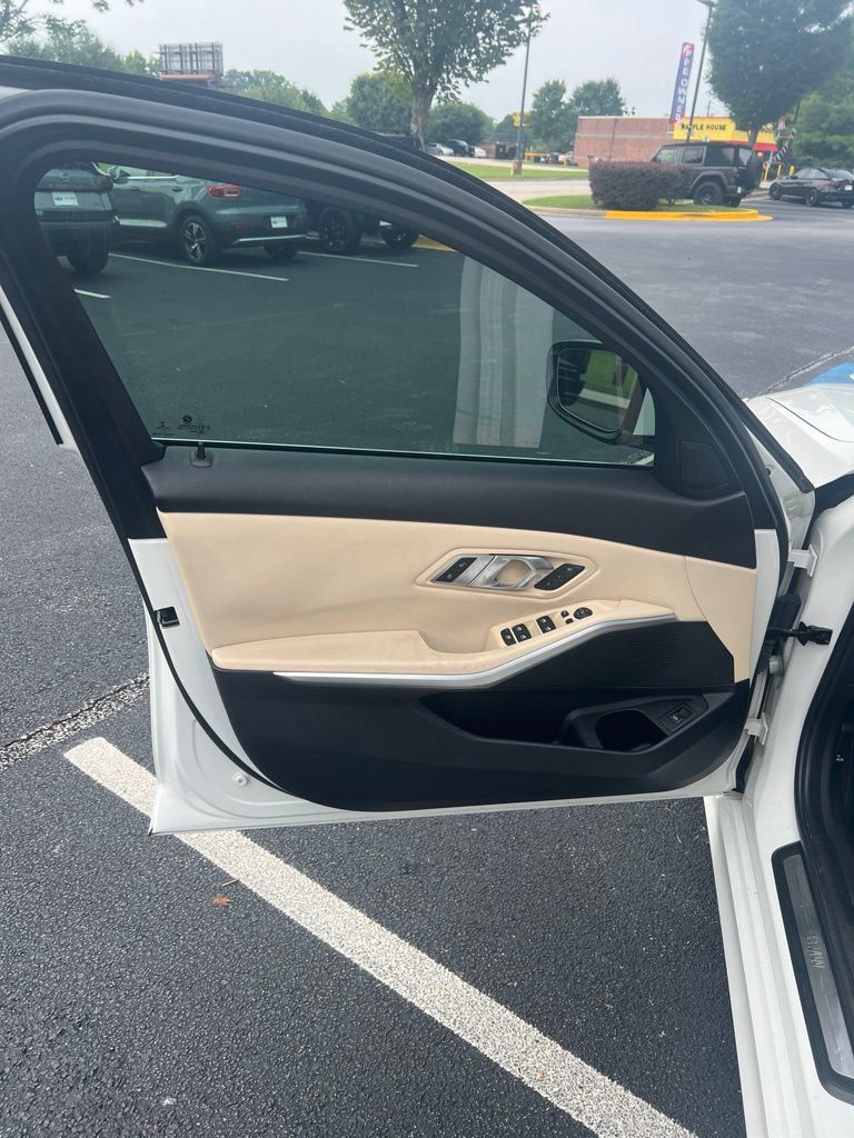 Used 2019 BMW 330i Sedan RWD image 10