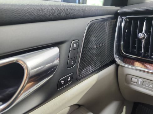 Used 2019 Volvo S60 T8 Inscription AWD/4WD image 18