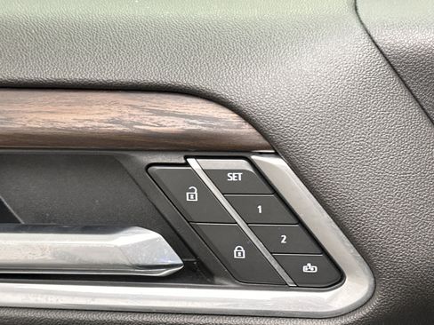 Used 2025 GMC Sierra 1500 SLT image 40