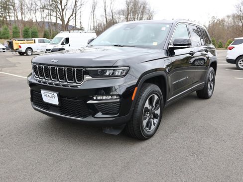 Used 2024 Jeep Grand Cherokee Limited 4xe image 3