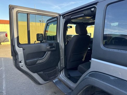 Used 2018 Jeep Wrangler Unlimited Sport S image 13