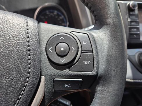 Used 2017 Toyota RAV4 Limited FWD image 23