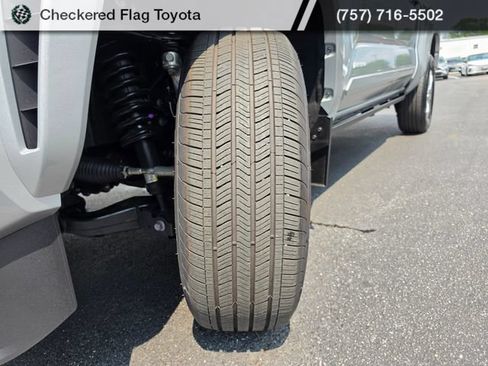 Used 2025 Toyota Tacoma Limited AWD/4WD image 10