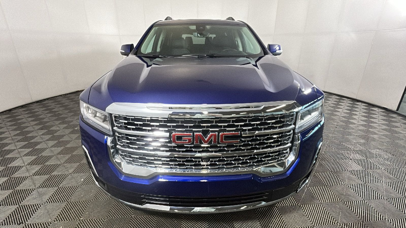Used 2023 GMC Acadia Denali w/ Denali Technology Package AWD/4WD image 9
