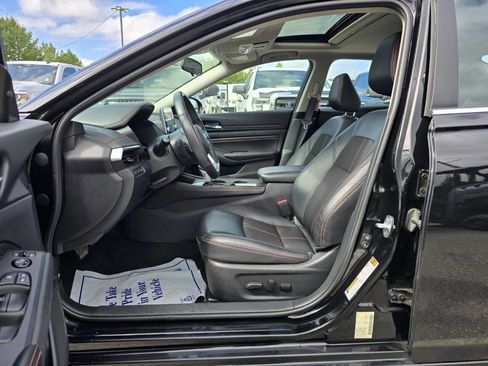 Used 2022 Nissan Altima 2.5 SR w/ Midnight Edition Package image 5