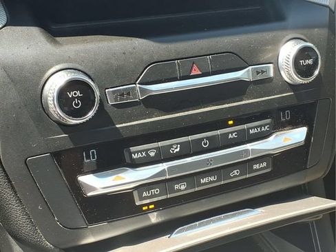 Used 2020 Ford Explorer XLT w/ Equipment Group 202A AWD/4WD image 10