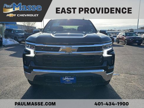 Used 2023 Chevrolet Silverado 1500 LT AWD/4WD image 2