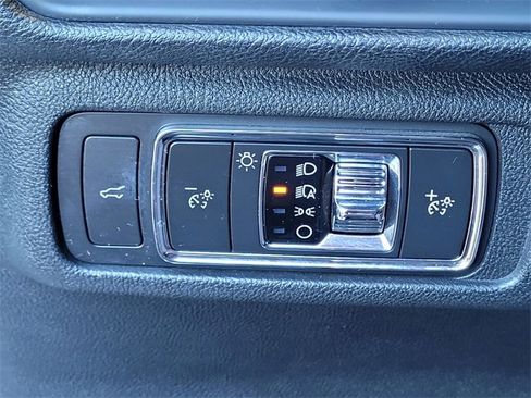 Used 2022 Lincoln Corsair AWD w/ Premium Package image 16