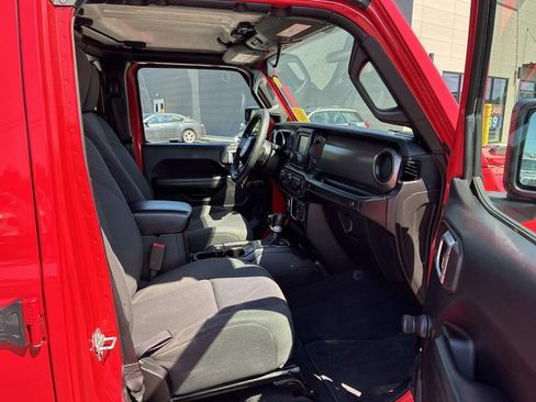 Used 2019 Jeep Wrangler Unlimited Sport AWD/4WD image 9