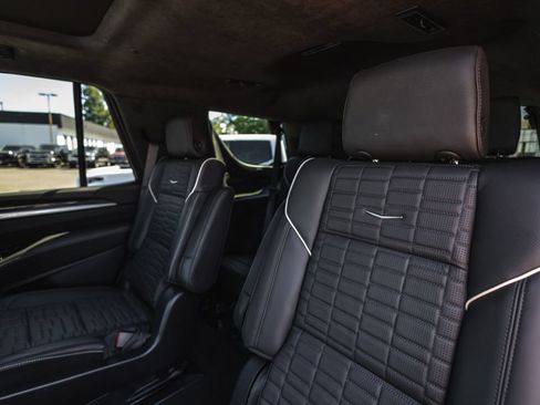 Used 2025 Cadillac Escalade V AWD/4WD image 26