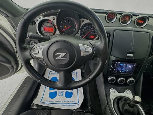 Used 2020 Nissan 370Z Coupe RWD image 12