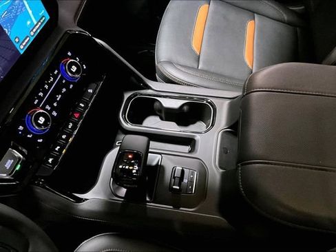 Certified 2025 GMC Sierra 1500 AT4 w/ AT4 Premium Package AWD/4WD image 35