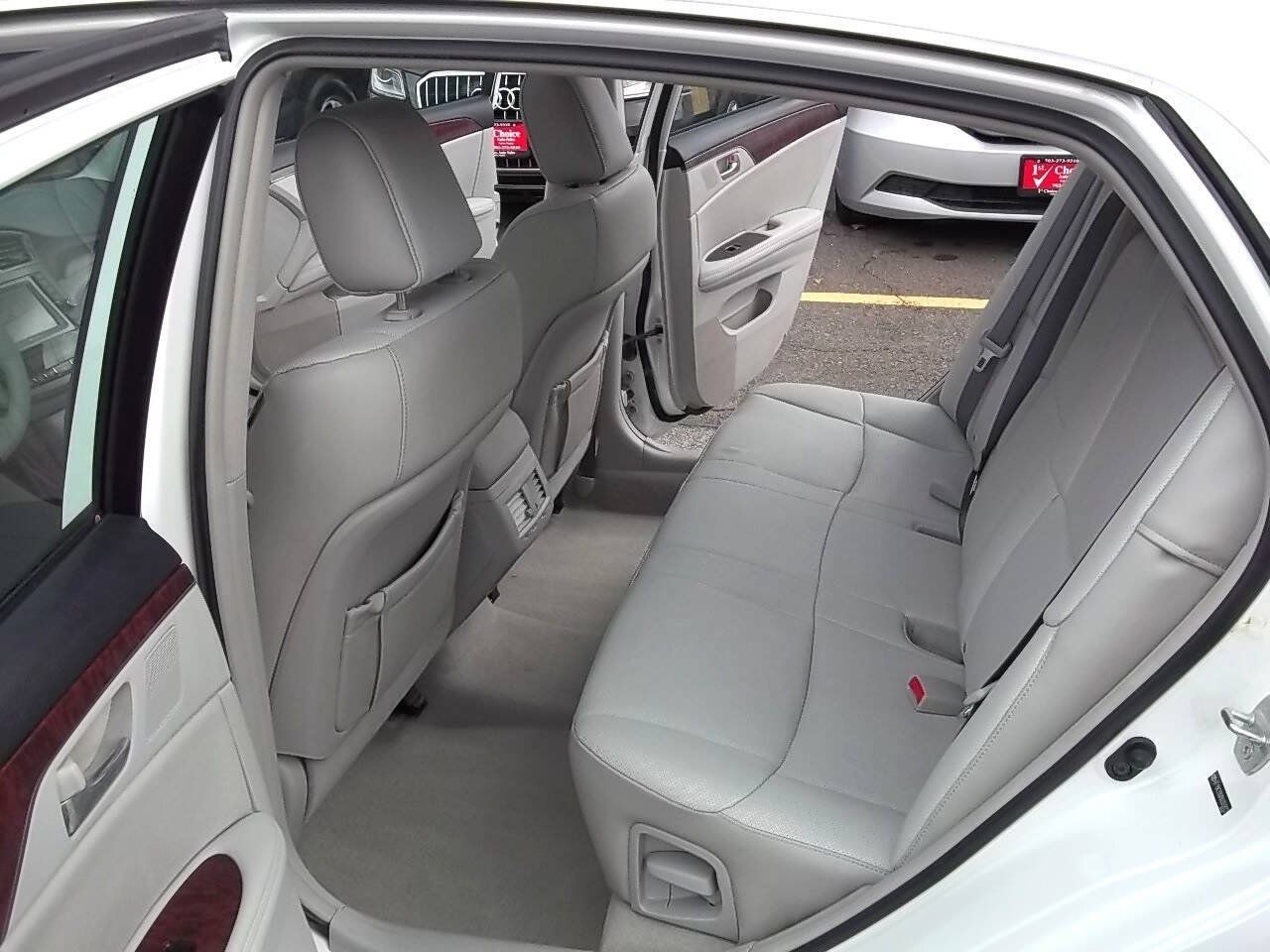 Used 2011 Toyota Avalon Limited FWD image 9