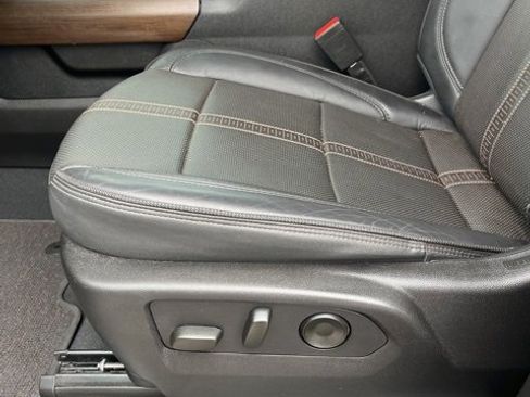 Used 2024 Chevrolet Silverado 3500 High Country w/ Technology Package image 12