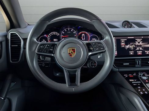 Used 2021 Porsche Cayenne Coupe w/ Premium Package AWD/4WD image 27