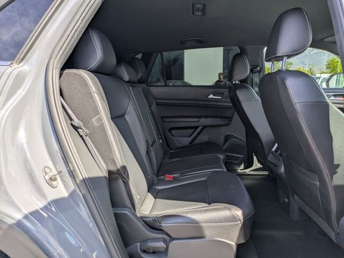 Used 2020 Volkswagen Atlas Cross Sport SE w/ Towing Package AWD/4WD image 31