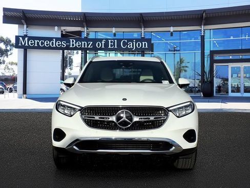 Used 2025 Mercedes-Benz GLC 350e 4MATIC image 2