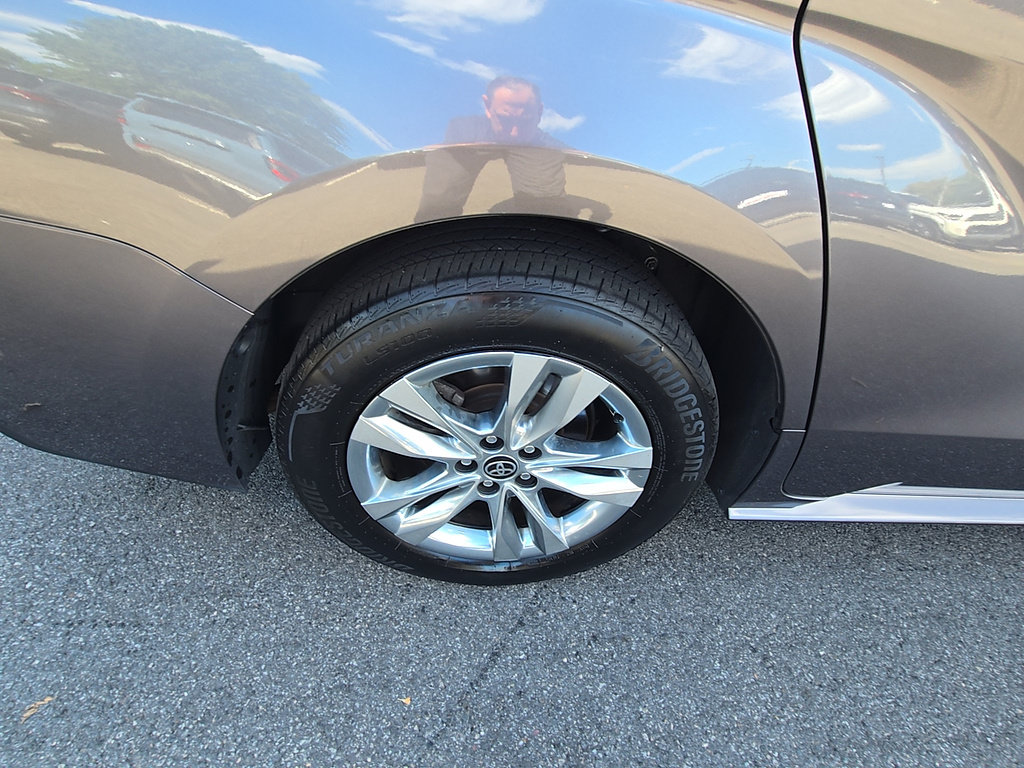 Certified 2024 Toyota Sienna XLE w/ XLE Plus Package AWD/4WD image 10