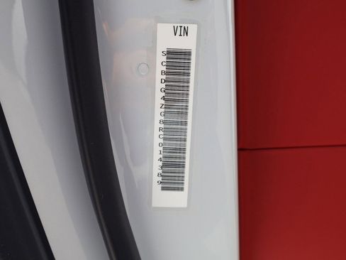 Used 2024 Bentley Continental GT V8 image 23