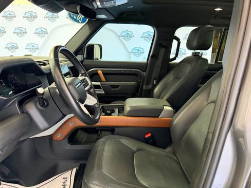 Used 2023 Land Rover Defender 130 X-Dynamic SE AWD/4WD image 16