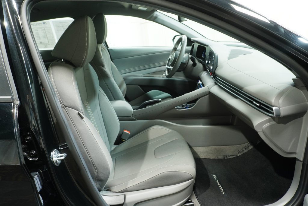 Certified 2026 Hyundai Elantra Sport FWD image 12