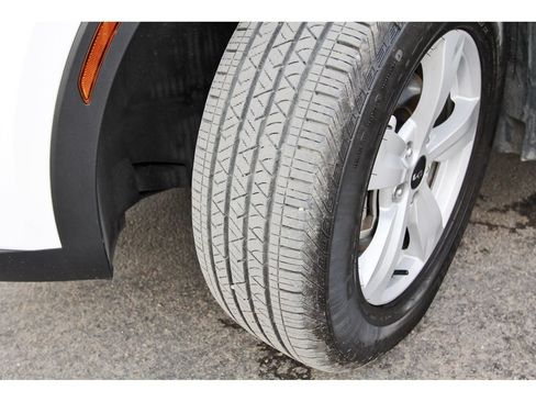 Certified 2025 Kia Sorento LX FWD image 33