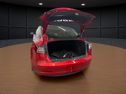 Used 2022 Tesla Model 3 RWD image 7
