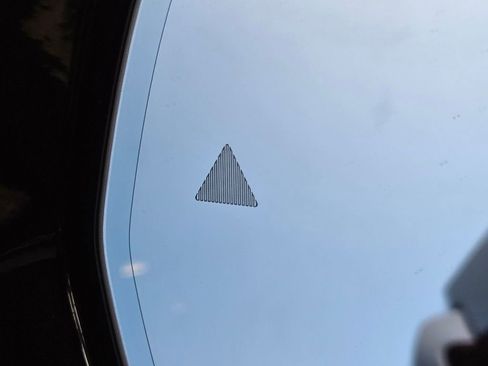 Used 2024 Jeep Grand Cherokee Limited w/ Luxury Tech Group II image 30