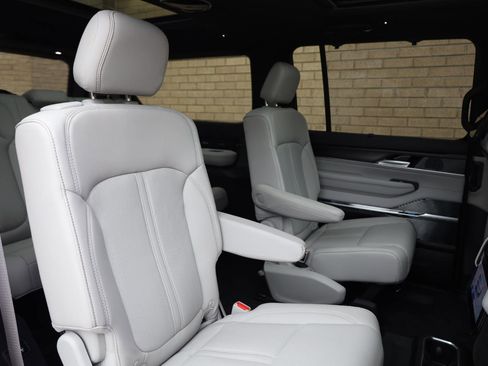 Used 2026 Jeep Grand Wagoneer Summit w/ Rear Seat Video Group I AWD/4WD image 26