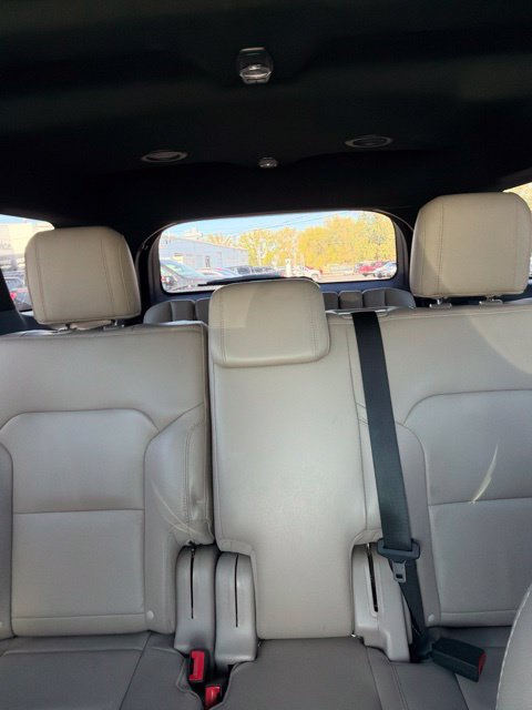 Used 2018 Ford Explorer XLT w/ Equipment Group 202A AWD/4WD image 19