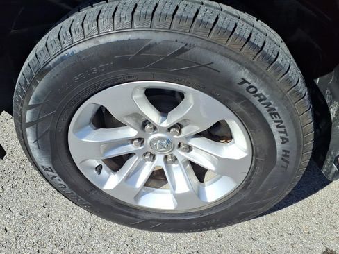 Used 2020 RAM 1500 Laramie AWD/4WD image 5