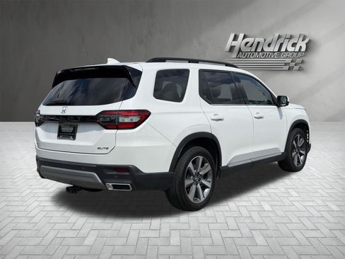 Used 2023 Honda Pilot Elite image 9