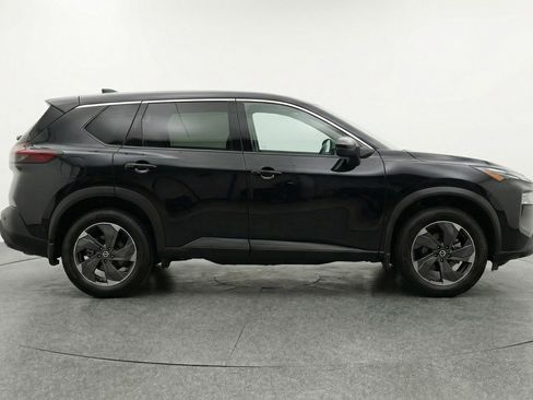 Used 2025 Nissan Rogue SV AWD/4WD image 11