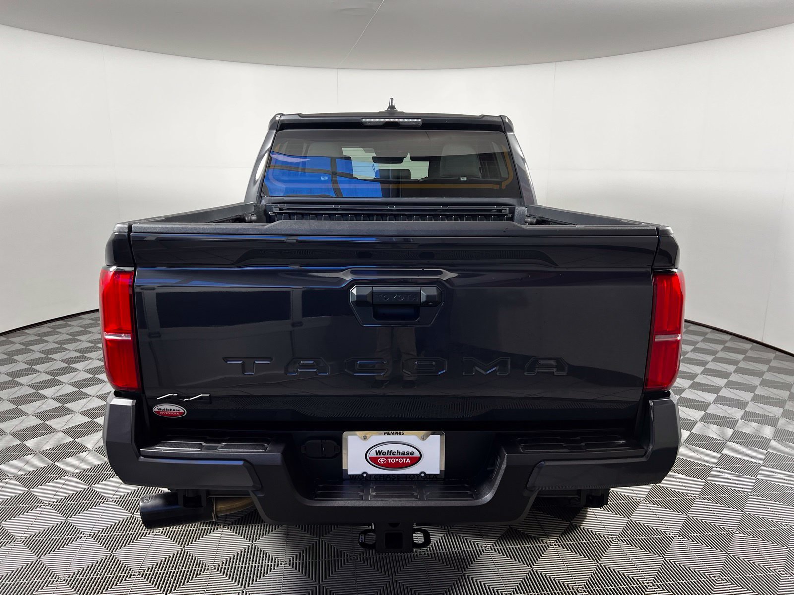 Certified 2025 Toyota Tacoma SR5 AWD/4WD image 6