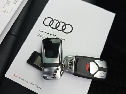 Used 2023 Audi Q5 e Premium Plus w/ Premium Plus Package AWD/4WD image 10