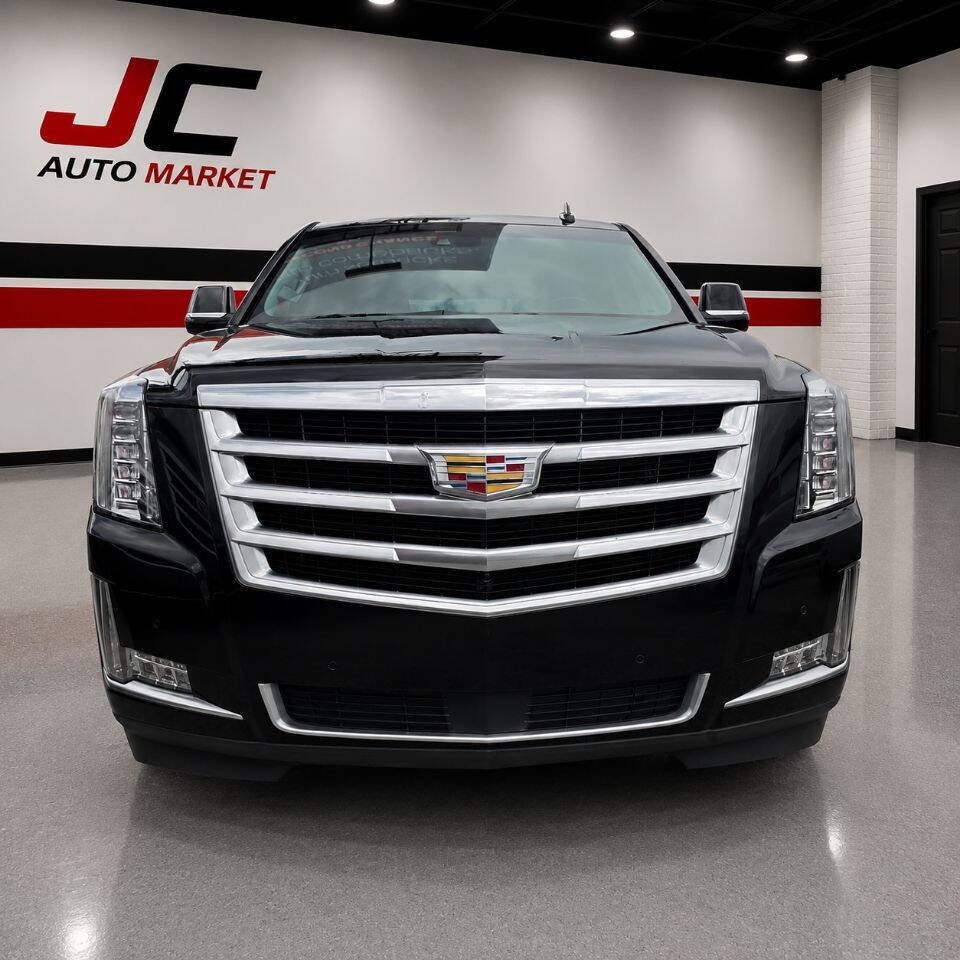 Used 2016 Cadillac Escalade Premium AWD/4WD image 8