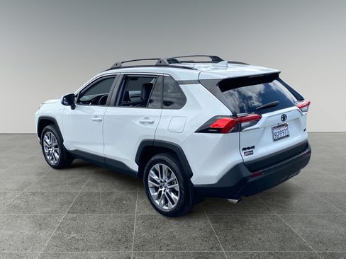 Used 2023 Toyota RAV4 XLE Premium FWD image 3