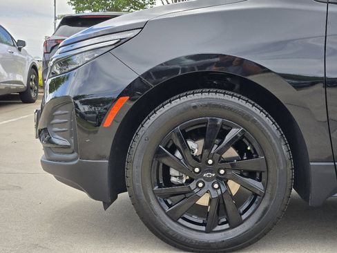 Used 2023 Chevrolet Equinox LS w/ Midnight Edition image 14