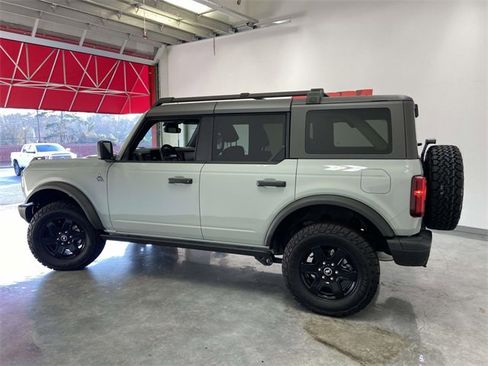 Used 2023 Ford Bronco Black Diamond image 6