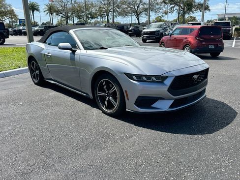 Used 2024 Ford Mustang Premium image 4