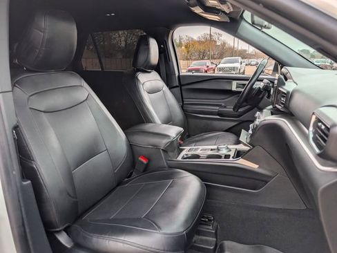 Used 2020 Ford Explorer XLT w/ Equipment Group 202A image 23