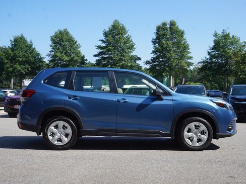 Used 2023 Subaru Forester AWD/4WD image 4
