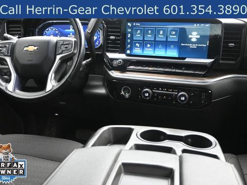 Used 2024 Chevrolet Tahoe LT RWD image 11