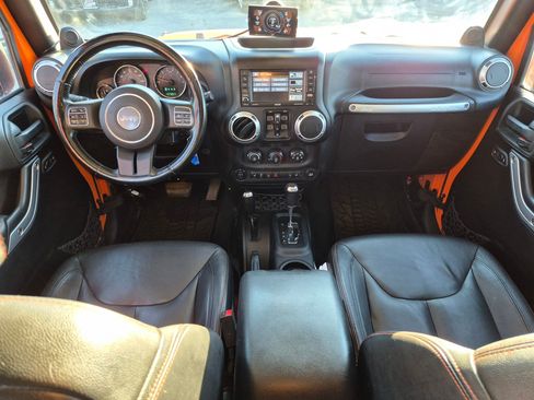 Used 2013 Jeep Wrangler Unlimited Sahara w/ Connectivity Group AWD/4WD image 27