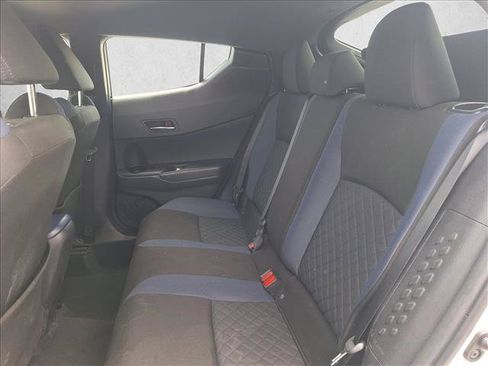 Used 2020 Toyota C-HR XLE FWD image 15
